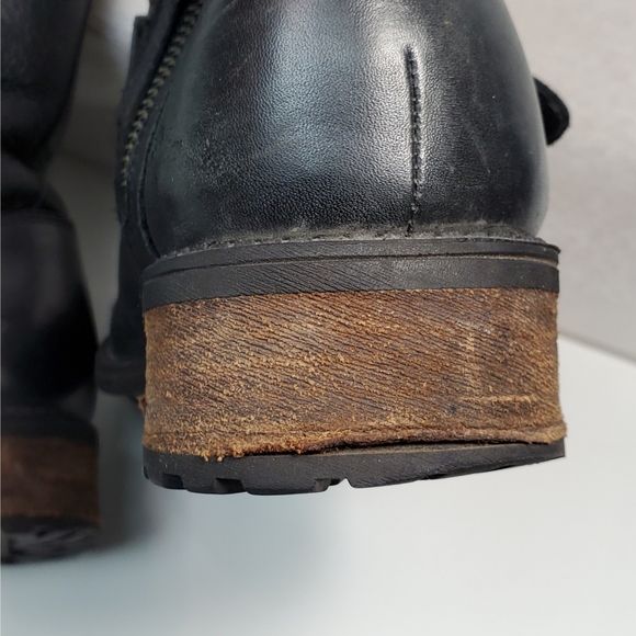 UGG black leather boots - Picture 8 of 16